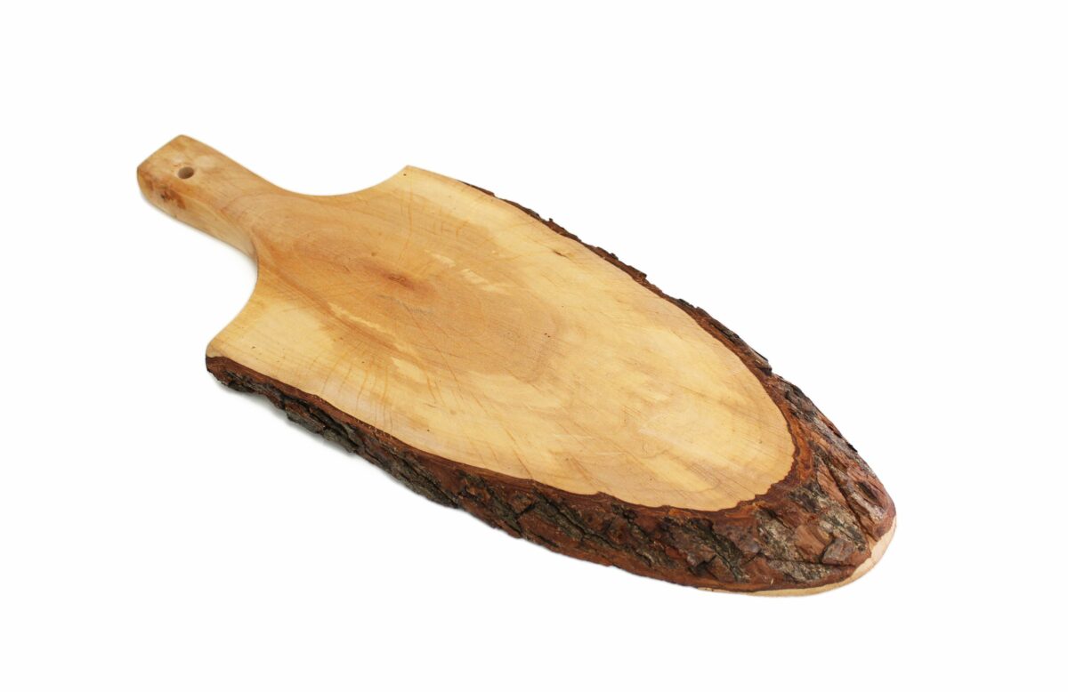 “Bark” chopping board with handle Calder